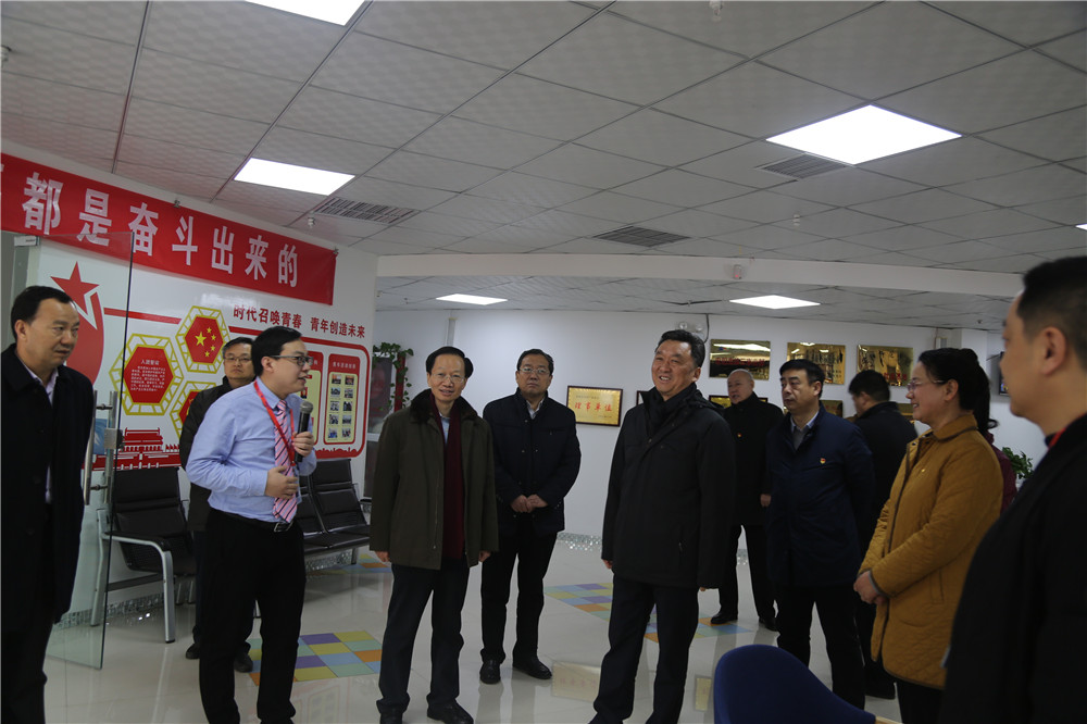 熱烈歡迎全國(guó)總工會(huì)副主席，書記處書記魏地春及省總工會(huì)王保存主席一行蒞臨安陽(yáng)青峰網(wǎng)絡(luò)參觀指導(dǎo)